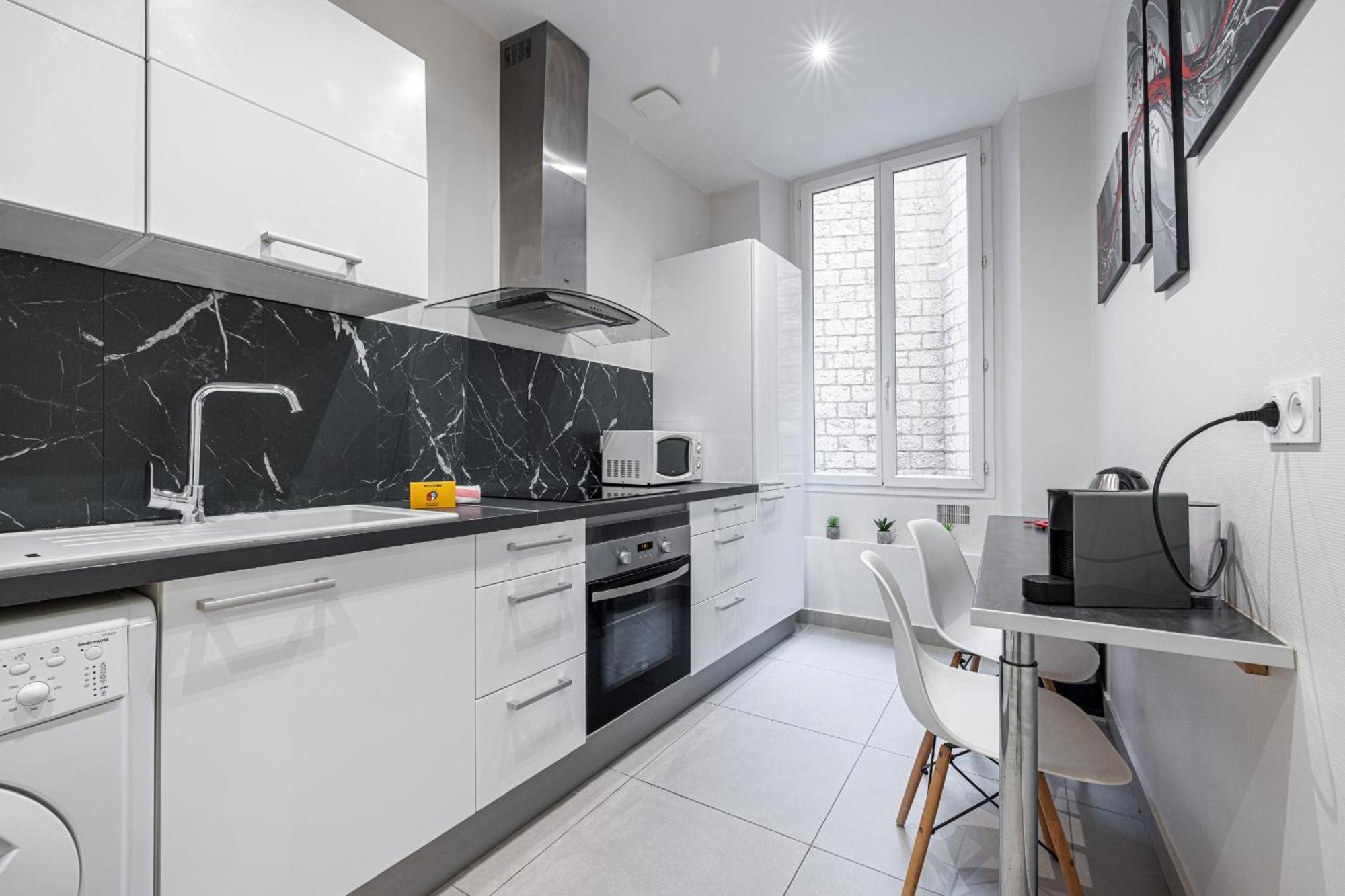 Charming 1 Bdr Old Town *
